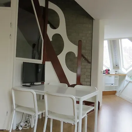 Cube House Apartman *